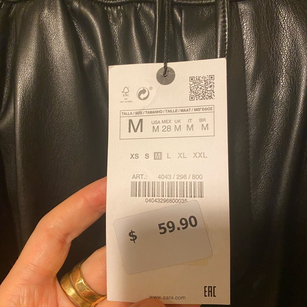 Zara black faux leather weekend pant NWT size M item # 4043/296/800